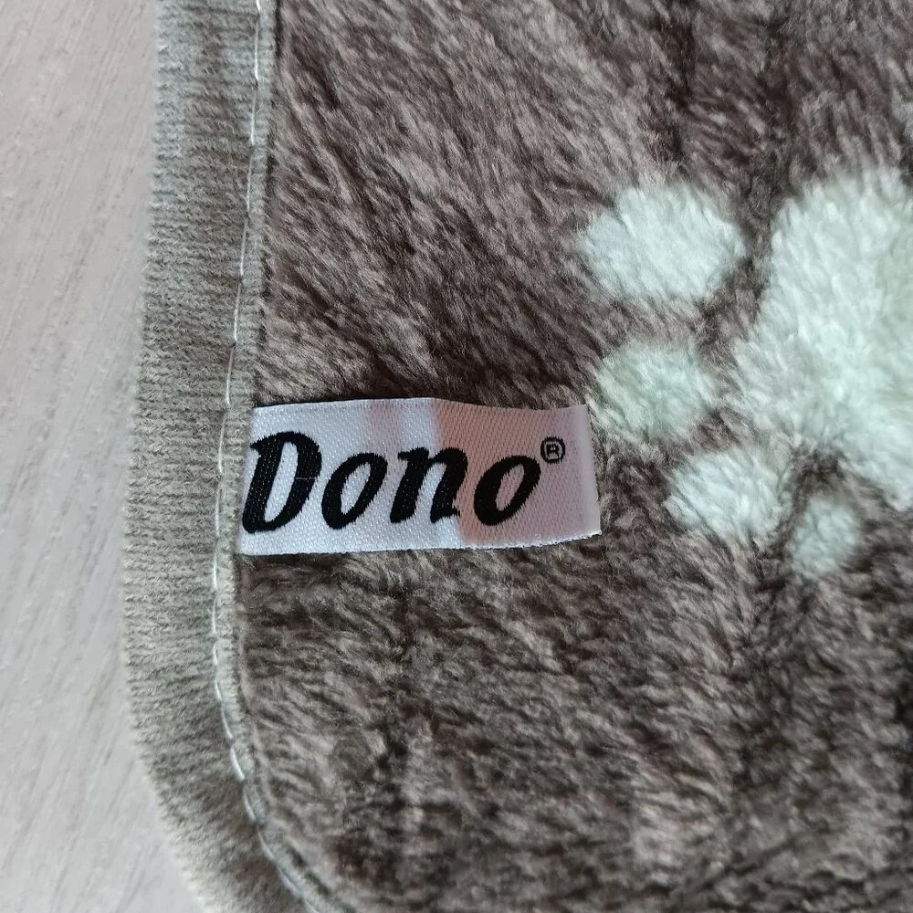 New Dono Dog Blanket Soft Fluffy Fleece Paw Print Grey Pink Blue 15